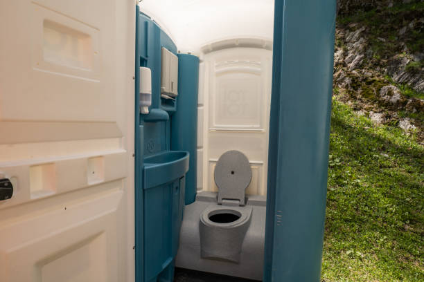 Types of Portable Toilets We Offer in Dunnavant, AL